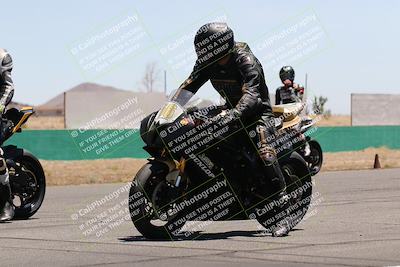 media/Jun-05-2022-WERA (Sun) [[64b01df28d]]/Race 3 C Superbike Expert Novice/